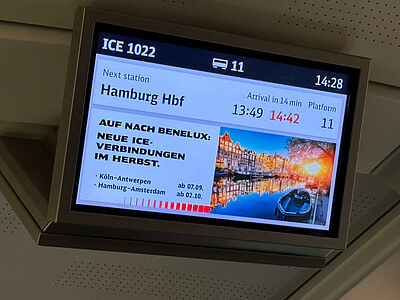 Foto einer Werbung der DB für die neue Verbindung Hamburg-Amsterdam